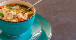 Hühnersuppe mit Hähnchenbrustfilet Rezept Hühnersuppe mit Hähnchenbrustfilet